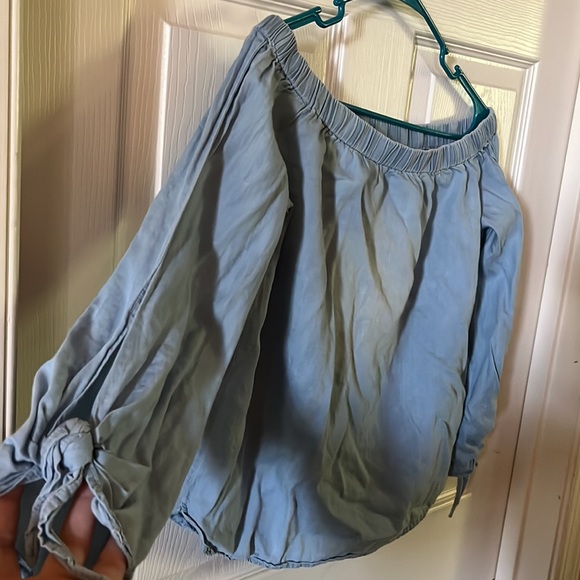 Tops - Off Shoulder Top